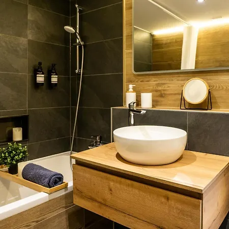Daire Ace Location With Pool & Sauna *