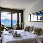 Апартаменты Ace Location With Pool & Sauna *